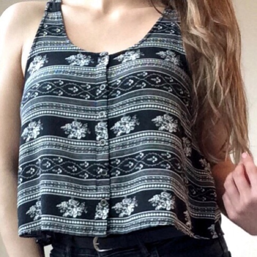 ❇️3/$30❇️ F21 Boho Aztec Button Front Crop Tank Top